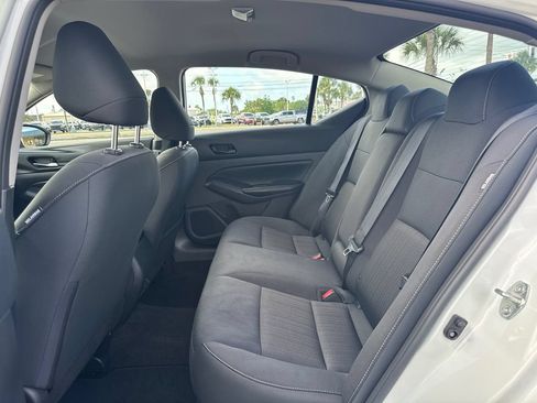 Used 2025 Nissan Altima 2.5 SV FWD image 14
