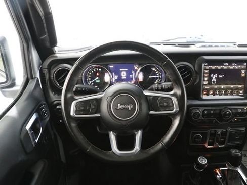 Used 2022 Jeep Wrangler Unlimited Sahara AWD/4WD image 15
