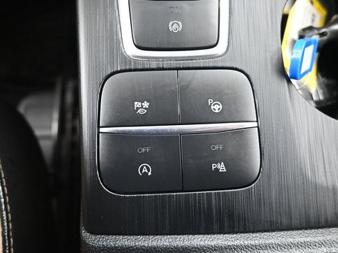 Used 2020 Ford Escape Titanium AWD/4WD image 25