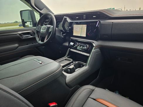 Used 2024 GMC Sierra 2500 AT4 w/ AT4 Premium Plus Package AWD/4WD image 27