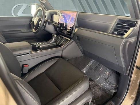 Certified 2026 Lexus GX 550 AWD/4WD image 26