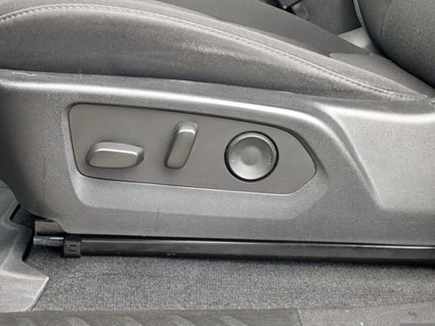 Used 2024 Chevrolet Colorado Trail Boss w/ Technology Package AWD/4WD image 17