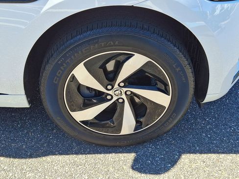 Used 2025 Jaguar F-PACE R-Dynamic S image 8