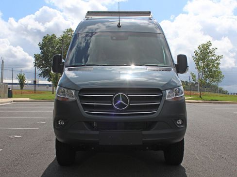 Used 2024 Mercedes-Benz Sprinter 3500 image 5