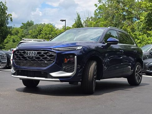 Certified 2026 Audi Q3 quattro 2.0T AWD/4WD image 11