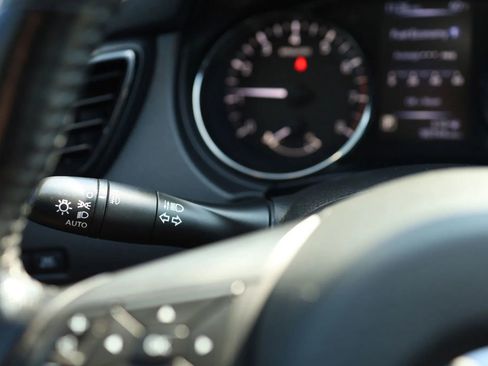 Used 2018 Nissan Rogue Sport SL w/ SL Premium Package image 20