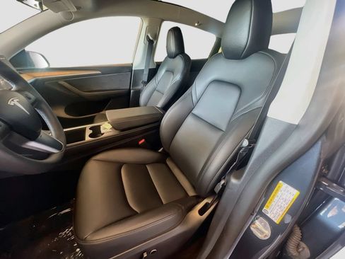 Used 2025 Tesla Model Y Long Range RWD image 22