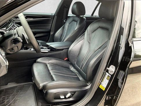 Used 2018 BMW 540i w/ M Sport Package RWD image 23