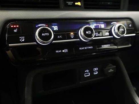 Used 2025 Honda Pilot EX-L image 22