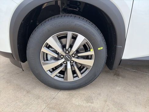 New 2026 Nissan Pathfinder SL image 8