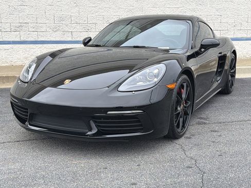 Used 2018 Porsche 718 Cayman image 3