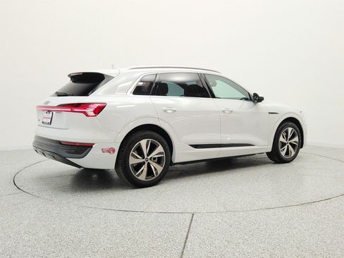 Used 2024 Audi Q8 e-tron Premium Plus w/ Premium Plus Package AWD/4WD image 5