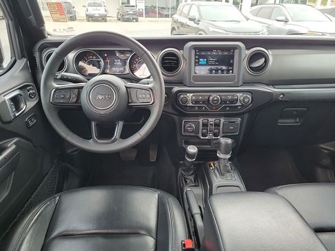 Used 2023 Jeep Gladiator Sport AWD/4WD image 10