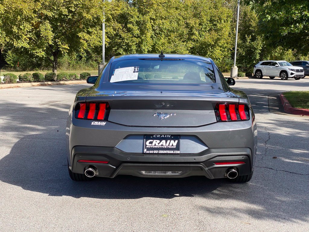 Used 2024 Ford Mustang Coupe RWD image 6