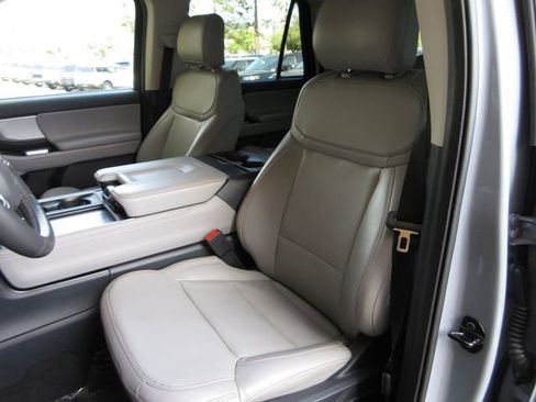 Certified 2025 Ford Expedition Max Active image 11