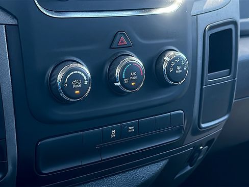 Used 2019 RAM 1500 Express AWD/4WD image 17
