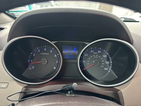 Used 2013 Hyundai Tucson GL image 26