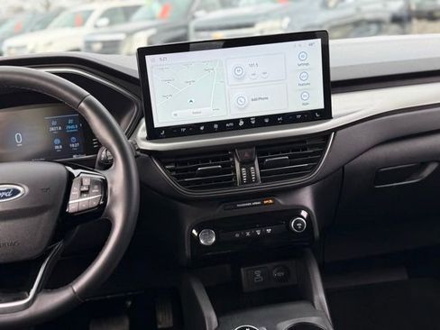 Used 2023 Ford Escape SE image 23