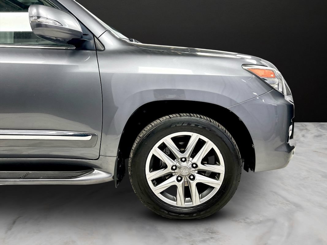 Used 2015 Lexus LX 570 4WD w/ Luxury Package image 11