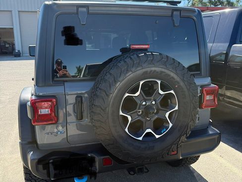 Used 2023 Jeep Wrangler Unlimited Rubicon 4xe w/ Cold Weather Group AWD/4WD image 10