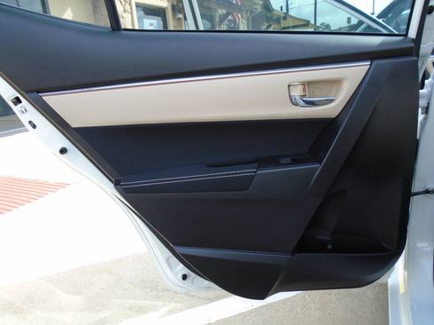 Used 2014 Toyota Corolla LE FWD image 24