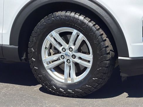 Used 2020 Ford Explorer XLT w/ Equipment Group 202A RWD image 40