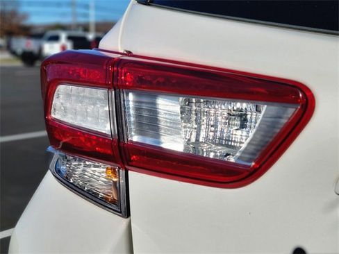 Used 2019 Subaru Crosstrek 2.0i Premium w/ Eyesight System image 9