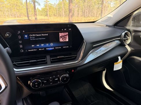 New 2026 Chevrolet Trax ACTIV w/ Driver Confidence Package FWD image 19