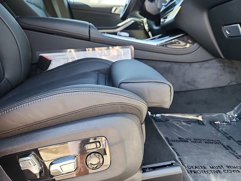 New 2025 BMW X7 M60i image 28