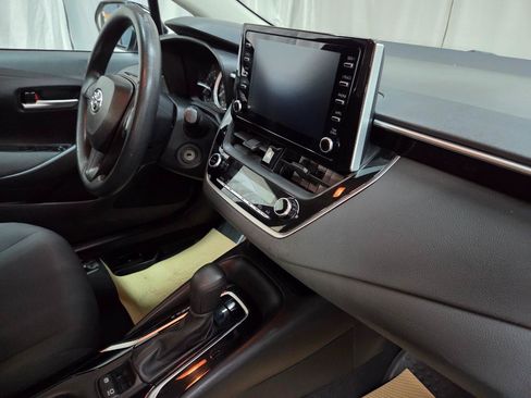 Used 2020 Toyota Corolla LE FWD image 23