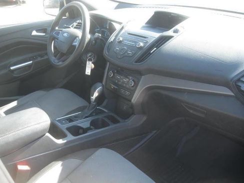 Used 2018 Ford Escape SE image 18