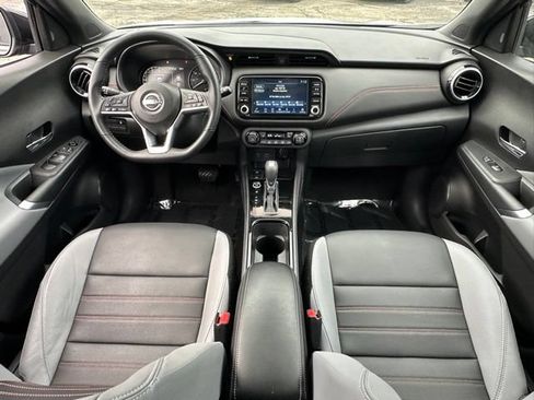 Used 2023 Nissan Kicks SR w/ SR Premium Package FWD image 32