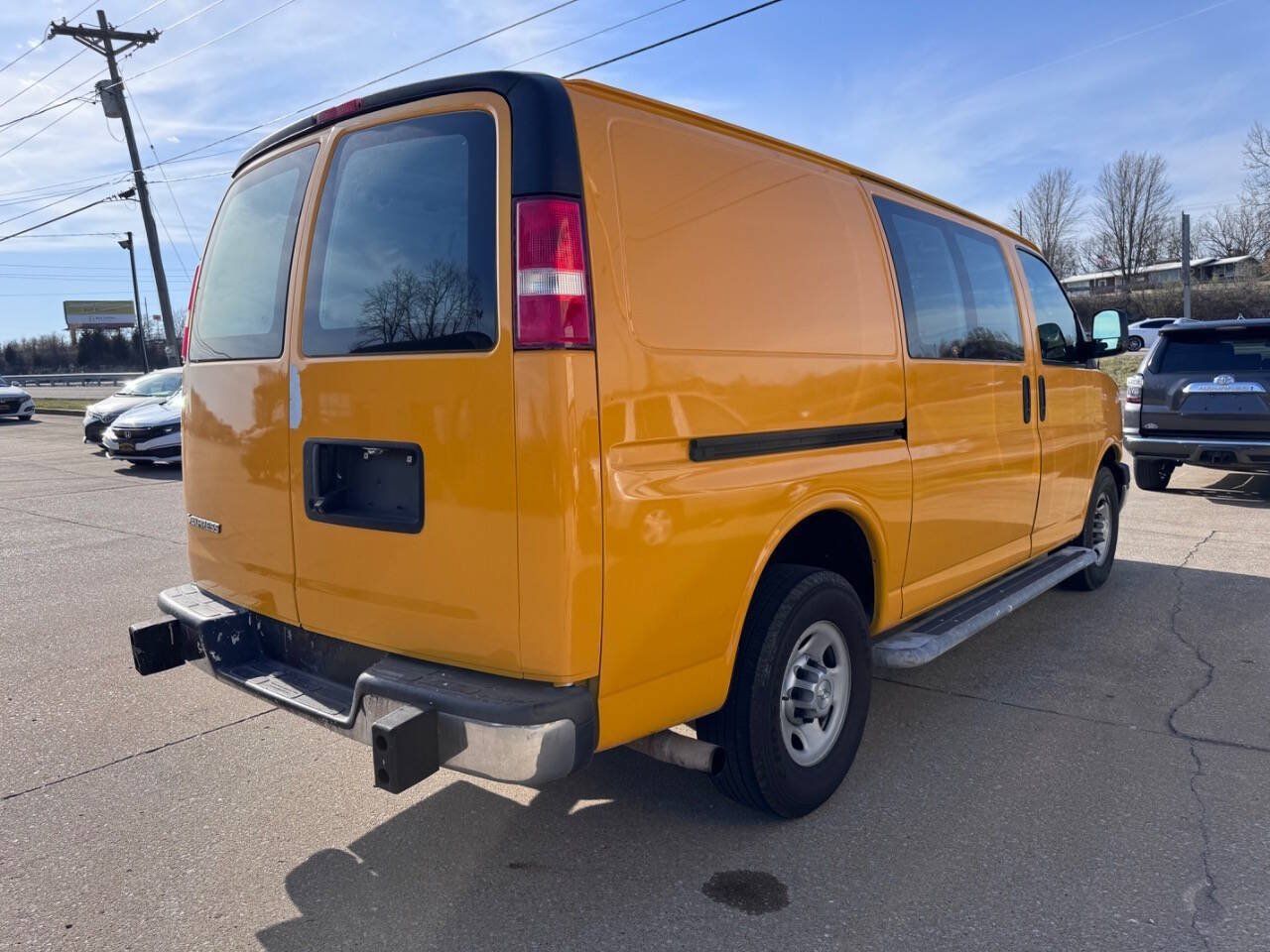 Used 2019 Chevrolet Express 2500 w/ Driver Convenience Package RWD image 8