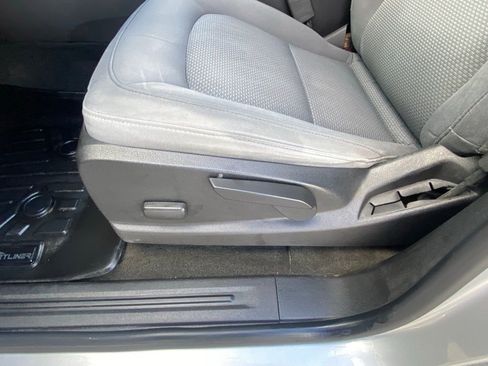 Used 2018 Chevrolet Colorado W/T w/ Custom Special Edition image 10