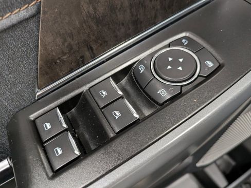 Used 2022 Ford F150 Lightning Lariat w/ Equipment Group 511A High image 9