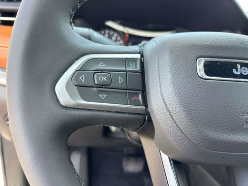 Certified 2025 Jeep Compass Limited AWD/4WD image 17
