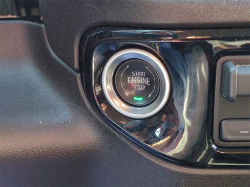 Used 2025 Chevrolet Silverado 1500 LT image 17