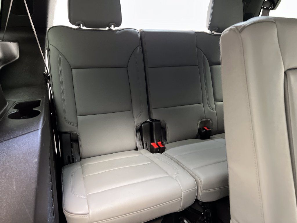 Used 2024 GMC Yukon SLT RWD image 35