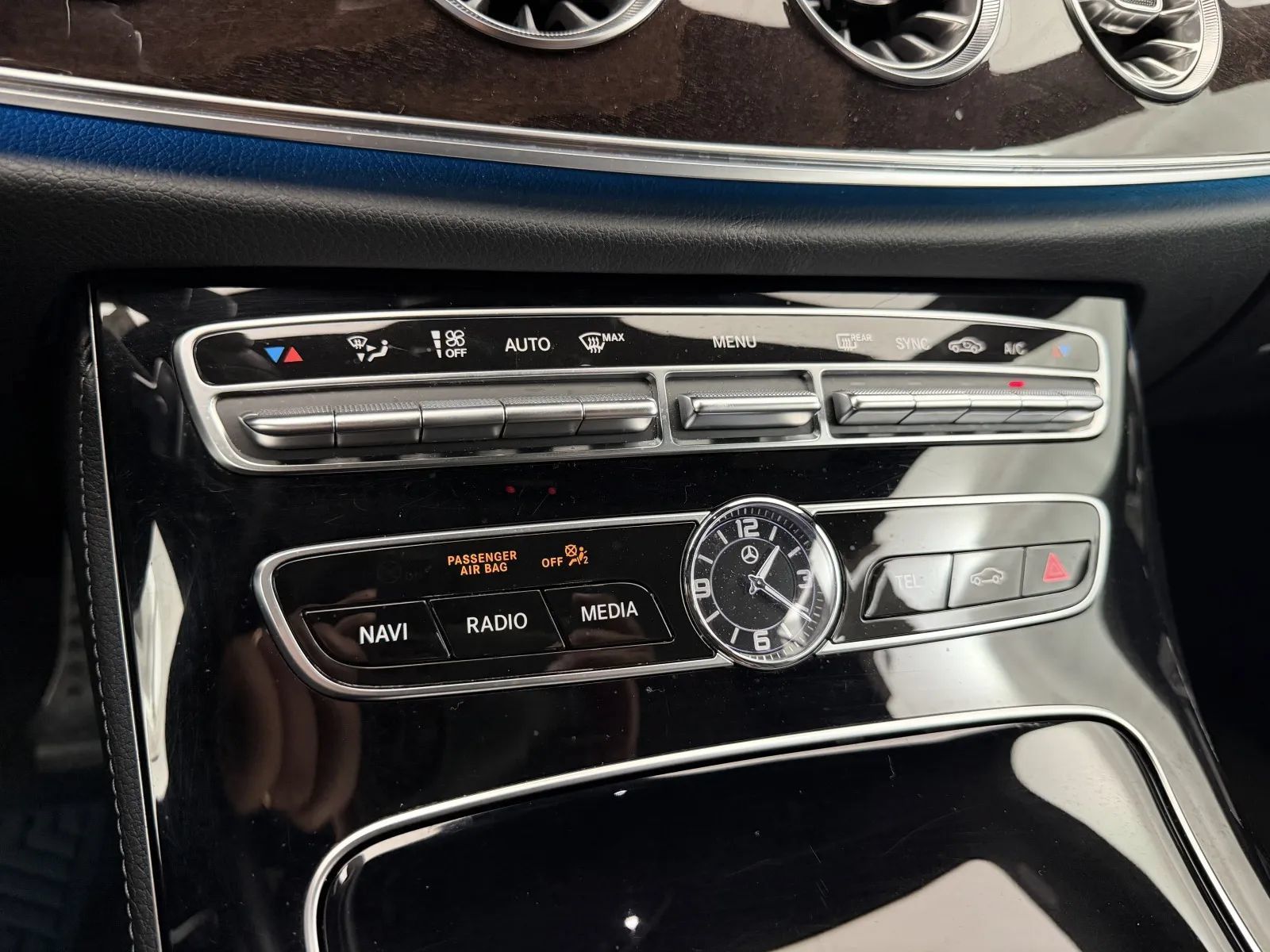 Used 2018 Mercedes-Benz E 400 4MATIC Coupe image 36