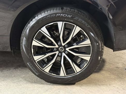 Used 2024 Volvo XC60 B5 Plus w/ Protection Package Premier AWD/4WD image 13