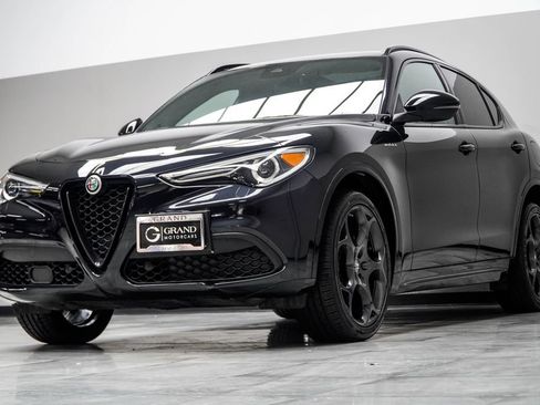 Used 2023 Alfa Romeo Stelvio Veloce AWD/4WD image 11