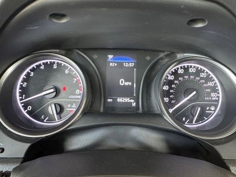 Used 2023 Toyota Camry SE image 11