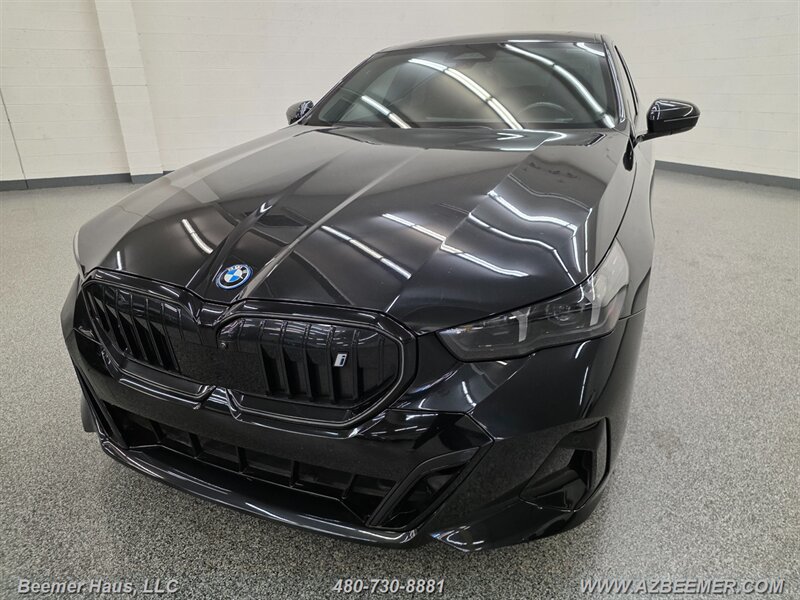 Used 2024 BMW i5 eDrive40i w/ M Sport Package RWD image 1