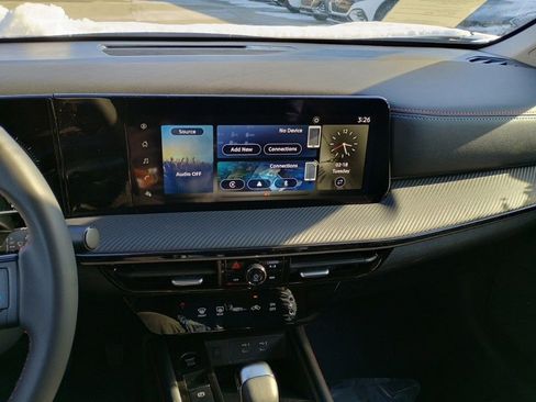 New 2025 Nissan Kicks SR image 18