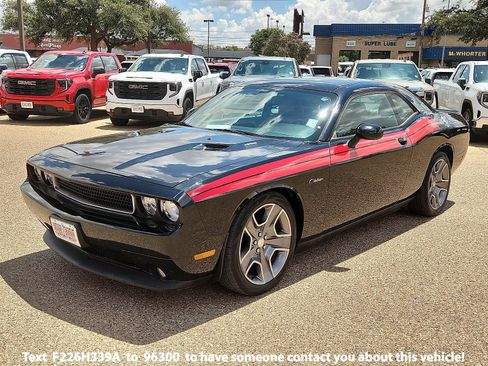 Used 2013 Dodge Challenger R/T RWD image 1