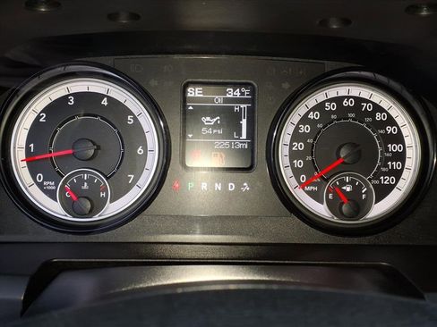 Used 2018 RAM 1500 Express w/ Express Value Package image 24