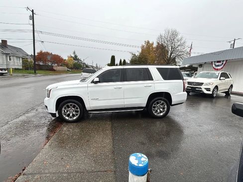 Used 2017 GMC Yukon SLT w/ Open Road Package AWD/4WD image 1