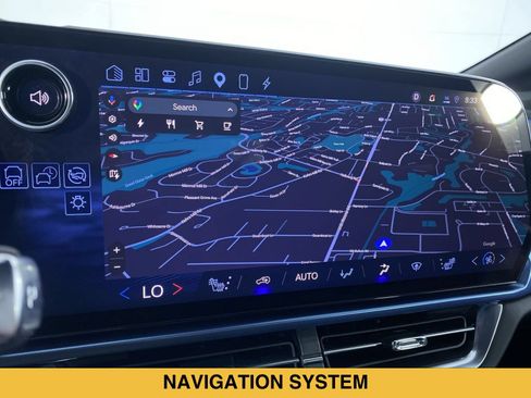 Certified 2024 Chevrolet Equinox EV LT FWD image 6
