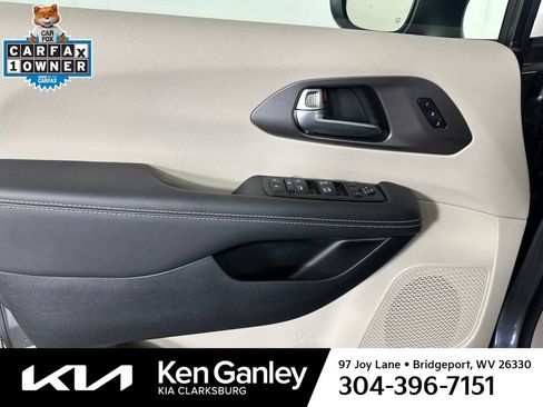 Used 2023 Chrysler Pacifica Touring-L AWD/4WD image 23