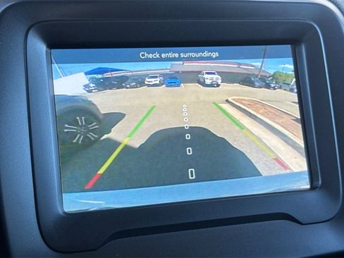 Used 2018 Jeep Renegade Altitude image 19